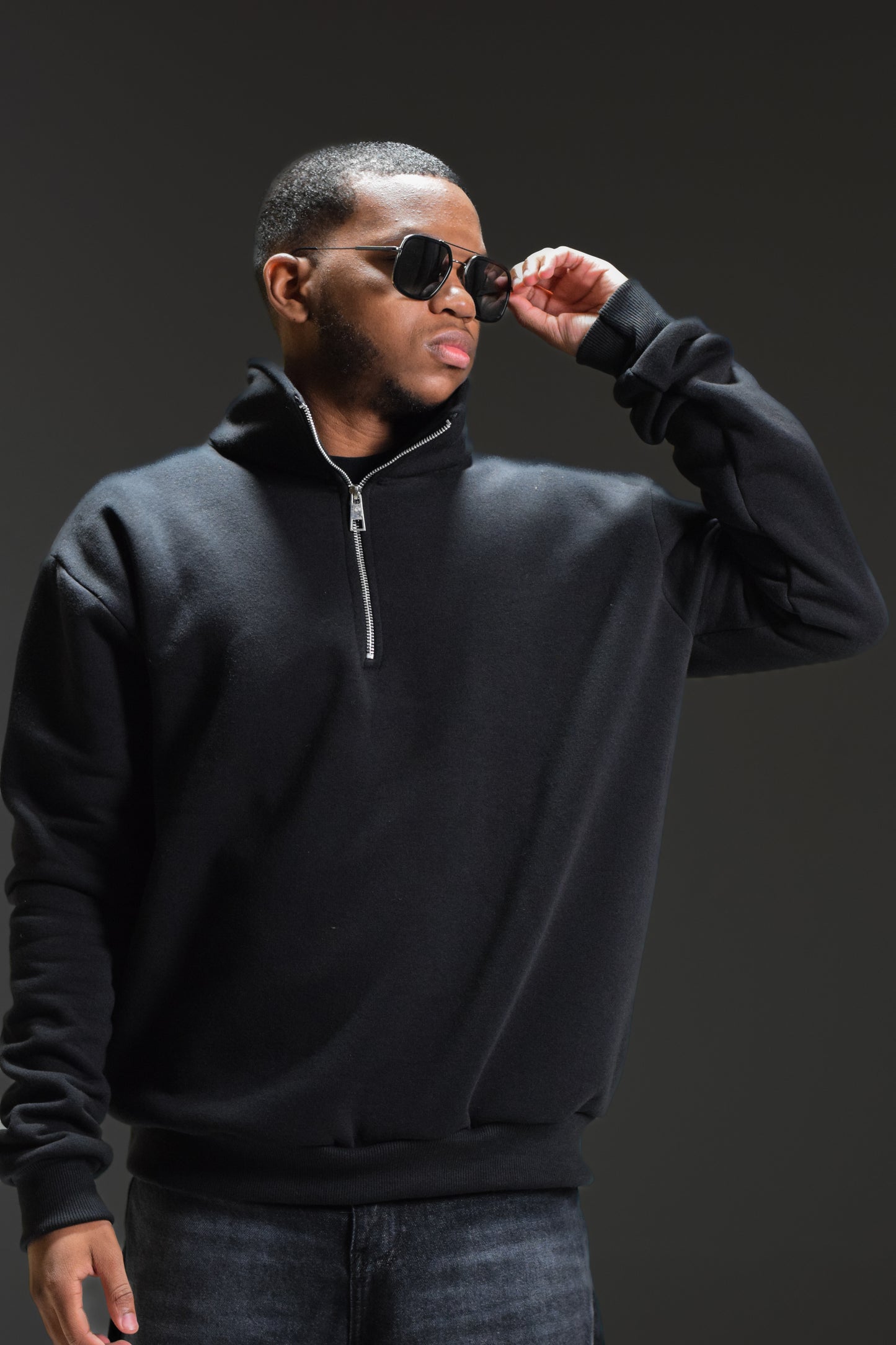 Black Normal-Fitted quarter zip